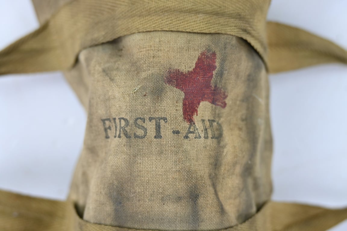US WW2 Paratrooper First Aid Pack
