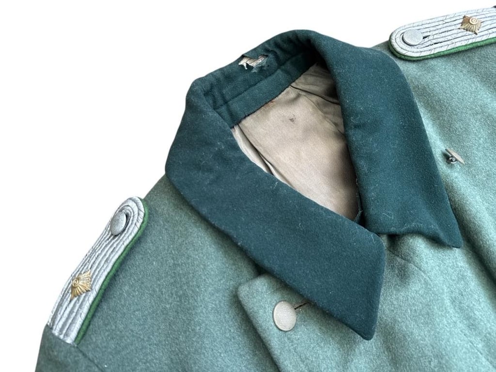 Wehrmacht ( Heer ) mountain trooper ‘Gebirgsjäger’ Oberleutnant  M36 Greatcoat