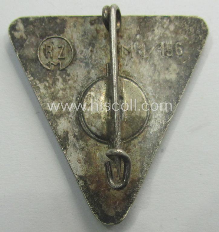 'NS-Frauenschaft'-membership-badge (ie. 'Mitgliedsabzeichen') being a (typical) 3-cms.-sized example of the eight pattern that shows an: 'RzM M1/156'-designation