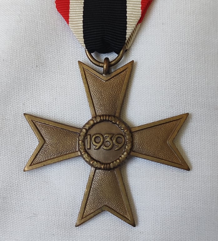Medal set: KvK 2. 'Klasse ohne Schwerten' (War merit cross without swords)