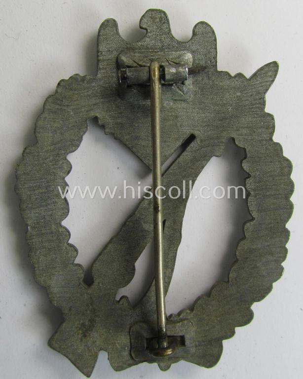 Moderately used, 'Infanterie-Sturmabzeichen in Silber' being a non-maker-marked- and/or zinc- (ie. 'Feinzink'-) based specimen of the so-called: 'pillow-crimped'-pattern (as was produced by a to date still unidentified maker)