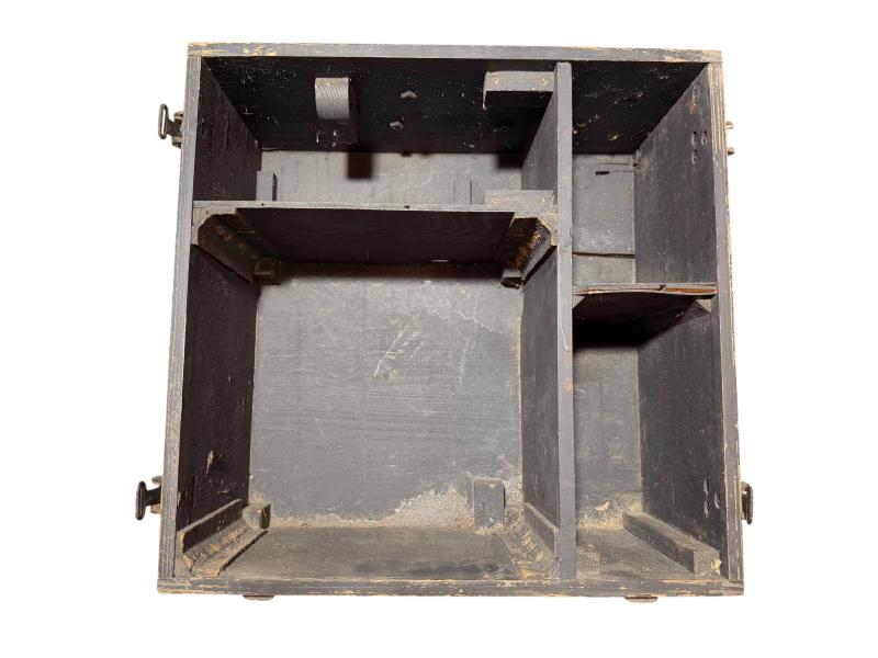 DKE Batterie Wooden Transport Case