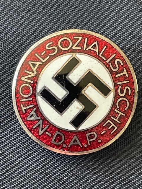 GERMAN WWII NSDAP LAPEL FIX ENAMEL PARTY BADGE M1/34 KARL WURSTER
