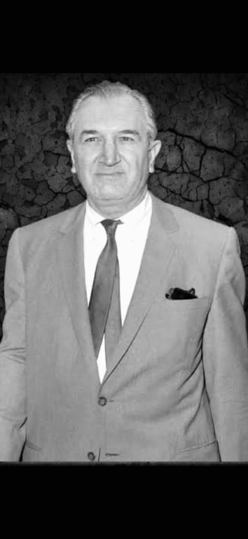 AUTHENTIC NEW YORK MAFIA BOSS JOSEPH BONANNO HAND SIGNED MEMBER CARD.