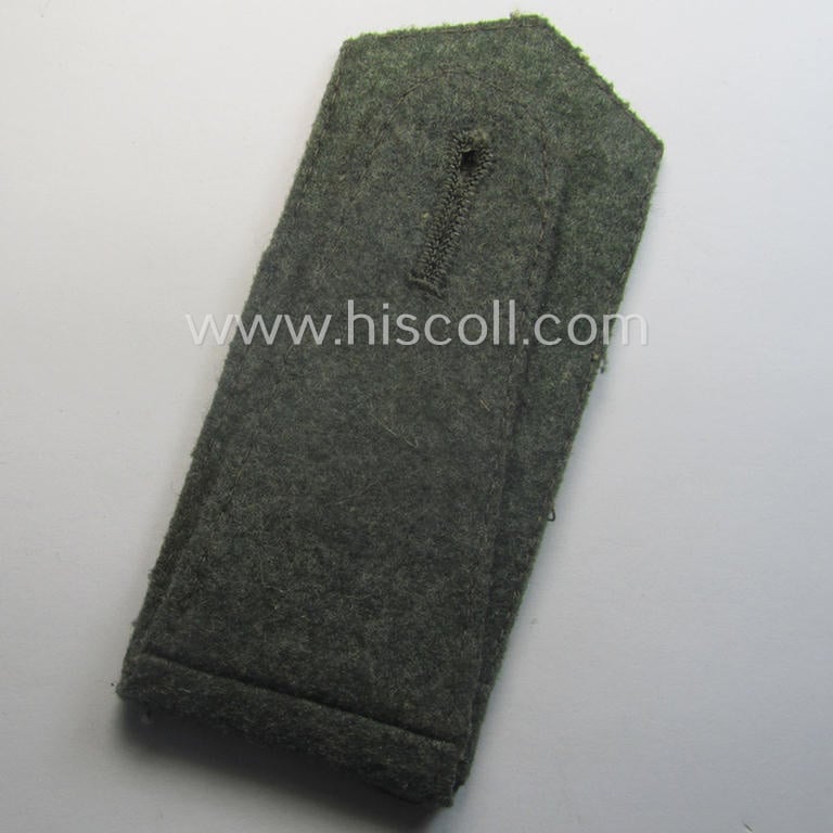 Single, WH (Kriegsmarine) 'cyphered' EM-type shoulderstrap: 'Soldat eines Küsten-Artillerie-Rgts. o. Abtlgs.'