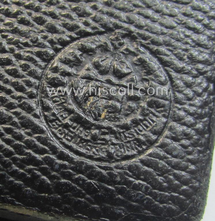 'EK 1. Klasse' (or: Iron Cross 1st class) as executed in the scarcely seen so-called: 'screw-back'-pattern being a non-marked example that comes stored in its accompanying etui