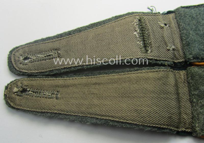 Pair of WH (Heeres) early-war-period- (ie. 'M40'-pattern), EM-type shoulderstraps as was intended for a: 'Soldat eines Kavallerie- o. Reiter-Rgts.'