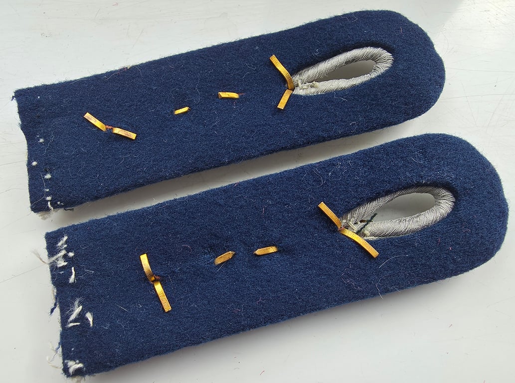 Sanitäts Hauptmann Shoulder Boards