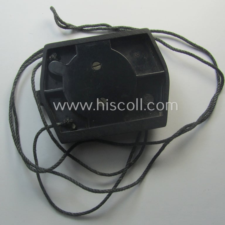 'Standard-issue'-pattern, WH compass (or: 'Marschkompass') as executed in black-coloured 'Bakelite' (being a clearly 'MK'-maker-marked example that comes mounted onto its period cord)