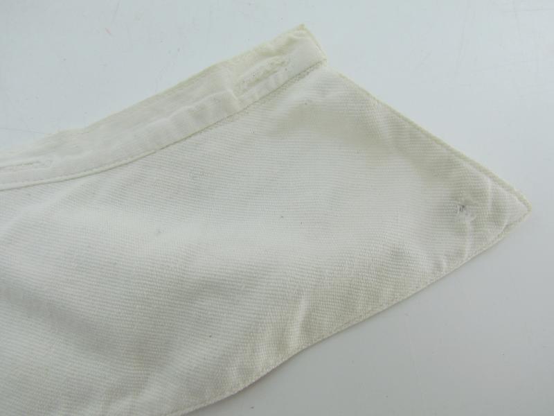 Deutsches Rotes Kreuz (DRK) Collar liner or Kragenbinde for the 'Helferin' Uniform