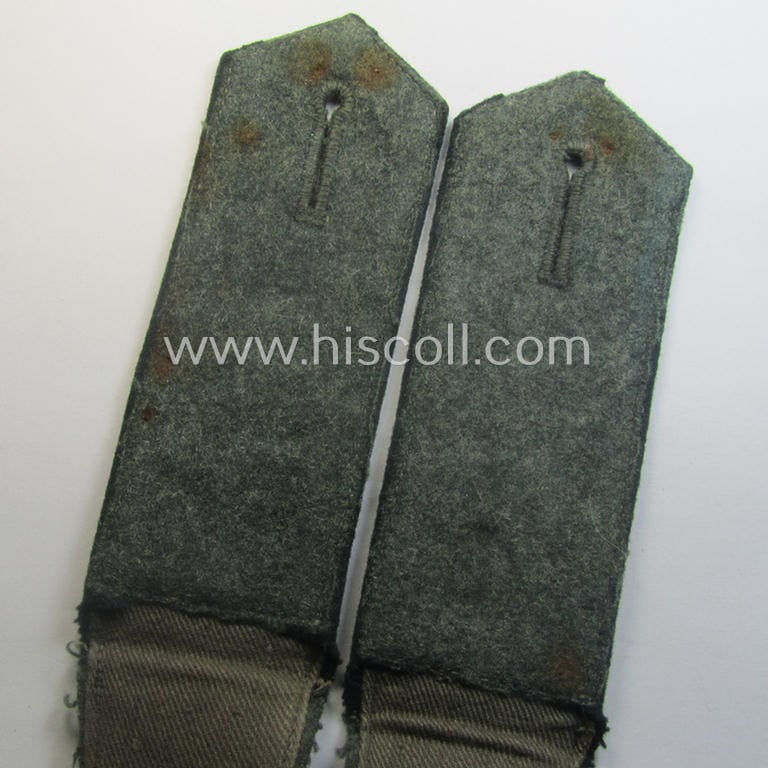 Pair of WH (Heeres), early- (ie. pre-) war-period, 'M36- o. M40'-pattern (pointed-styled- and 'cyphered') so-called: EM-type shoulderstraps: 'Soldat des Infanterie-Rgts. 95'