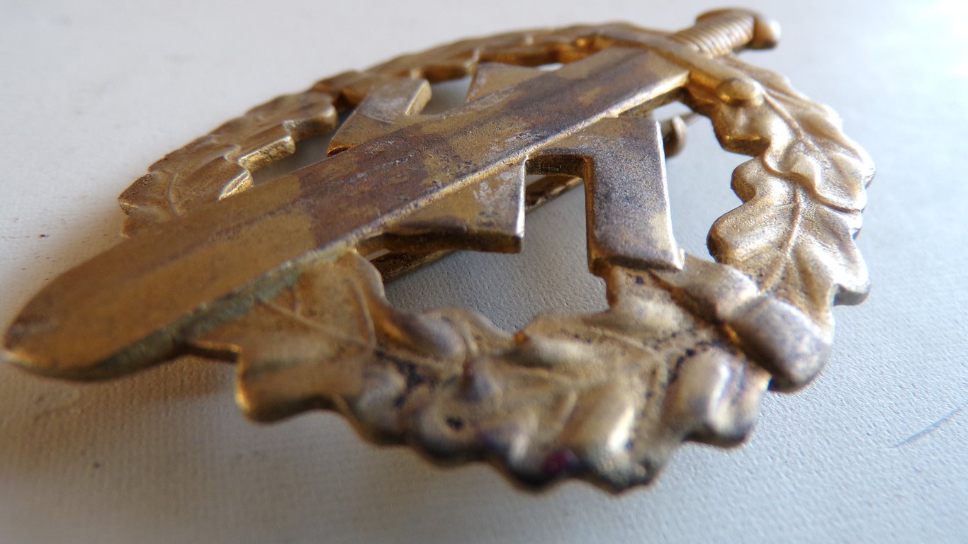 SA Sport Badge in Gold Fechler Bernsbach / SA