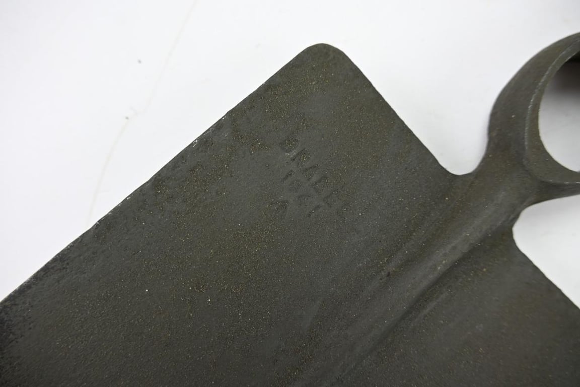 British WW2 Entrenching Tool in Pouch 1941