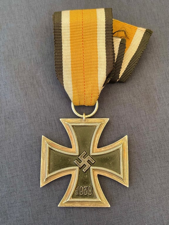 RARE WWII IRON CROSS 2RD CLASS RING STAMPED 4, STEINHAUER & LUCK OF LUDENSCHHELD WITH ORANGE RIBBON.