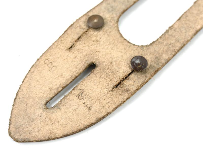 German WH CAG 1942 Binocular Button attachment Leather