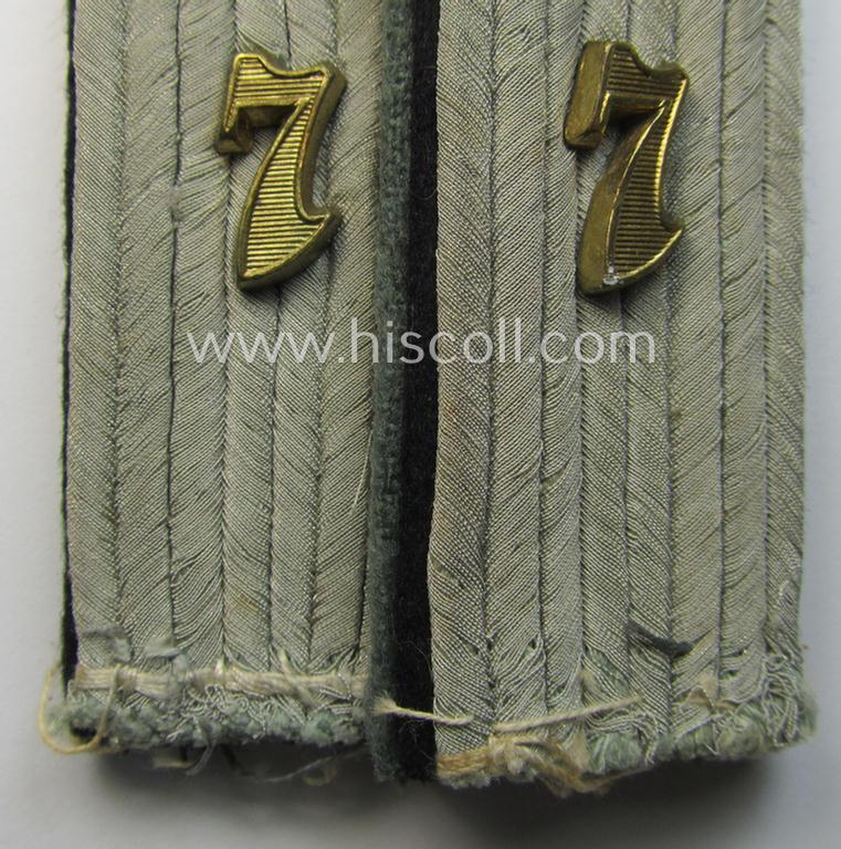 Attractive - and fully matching! - pair of WH (Heeres) neatly 'cyphered', officers'-type shoulderboards as (dual)piped in the black-coloured branchcolour as was intended for a: 'Leutnant der Res. des Pionier-Batallions 7'