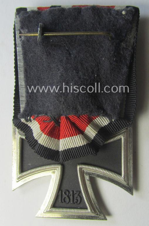 'Einzelspange' (ie. single-pieced medal-bar) showing an Iron Cross 2nd class (or: 'Eisernes Kreuz 2. Klasse') by a (by me) unidentified maker