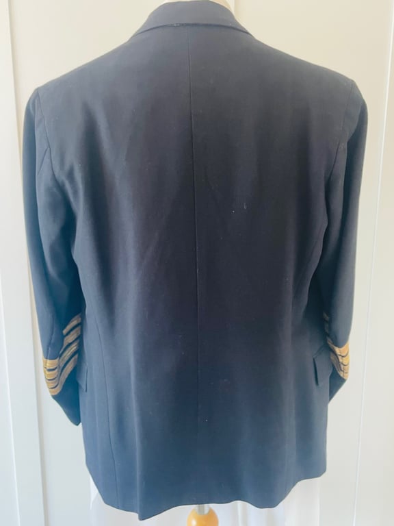 FINE GERMAN WWII KREIGSMARINE KAPITAN ZUR SEE REFFER JACKET