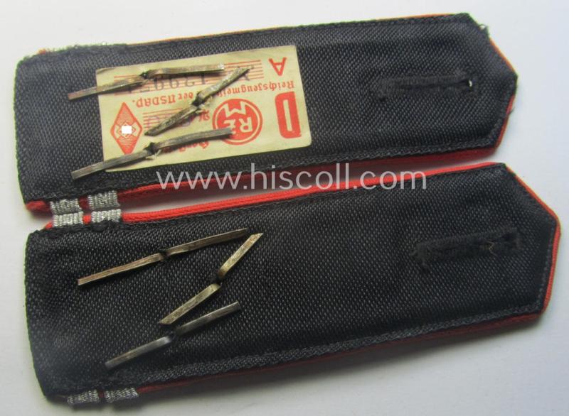 Pair of bright-red-piped, so-called: 'Allgemeine-HJ' (ie. Hitlerjugend) shoulderstraps as intended for usage by a: 'Hauptgefolgschaftsführer' who served within: 'Bann 565' (565 = 'Bann Spittal' in the 'Gebiet Südost Kärnten')