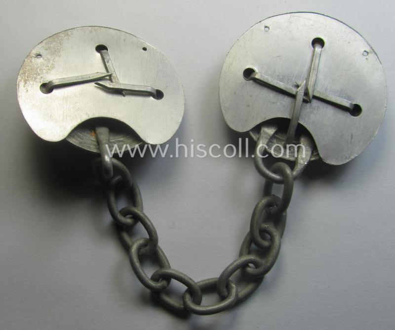 Very decorative - and scarcely encountered! - RAD- (ie. 'Reichs-Arbeitsdienst'-) specific 'Umhang'- (= cape) closure, comprising of both 'RAD-logo'-buttons ie. plaques, back-plates- and/or accompanying attachment-chain