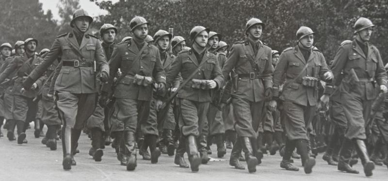 Italian WW2 Photo of Marching Troops