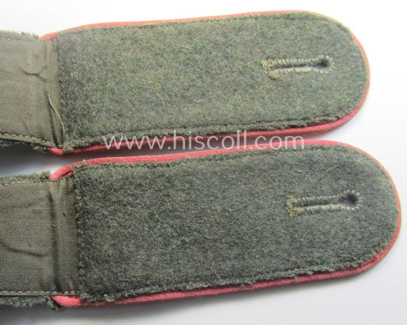 Pair of WH (Heeres) EM-type shoulderstraps: 'Soldat eines Panzerjäger-Abts.'
