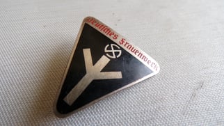 Deutsches Frauenwerk Badge – RZM M1/34
