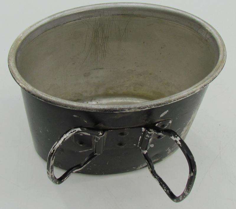 Wehrmacht M31 matching canteen by ESB39