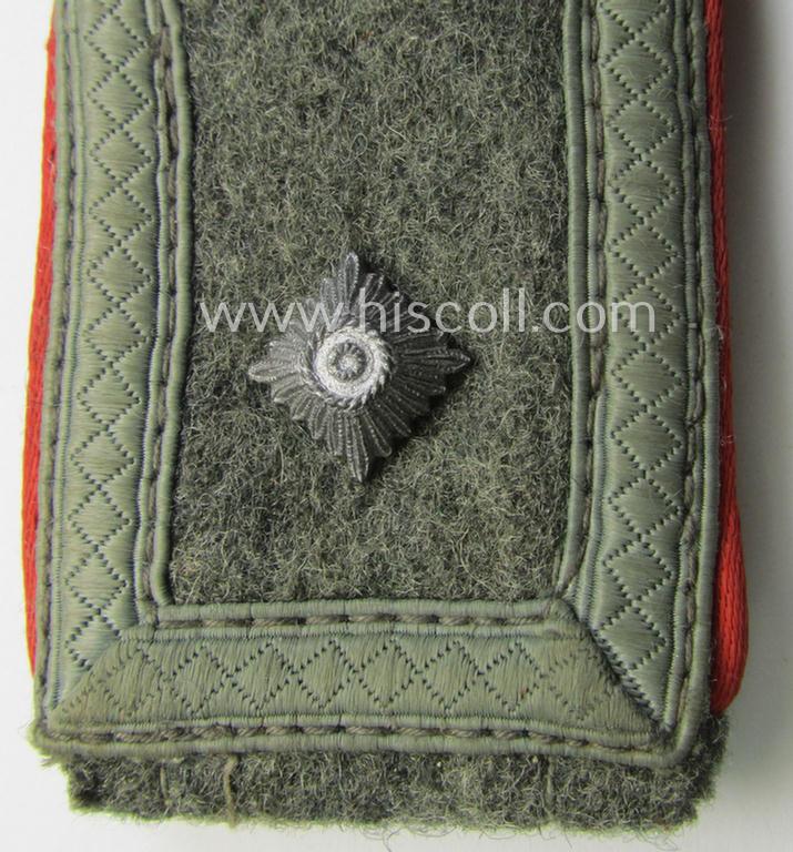 Single, mid- (ie. early-) war-period, WH (Heeres) so-called: 'M40 o. M43'-pattern NCO-type shoulderstrap as was intended for - and worn by! - a: 'Wachtmeister eines (Sturm)Artillerie-Rgts.'