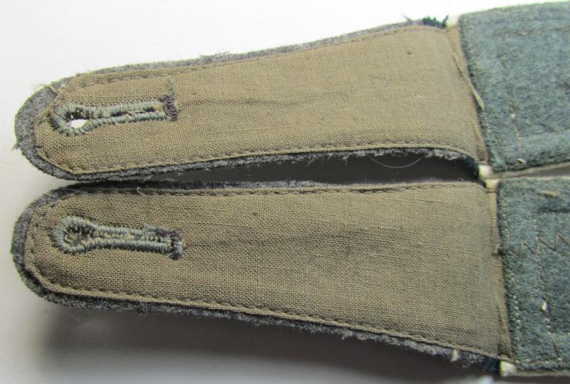 Attractive - and fully matching! - pair of WH (Heeres), early-war-period- (ie. 'M36'- ie. 'M40'-pattern) NCO-type shoulderstraps as was intended for usage by a: 'Feldwebel eines Infanterie-Regiments'