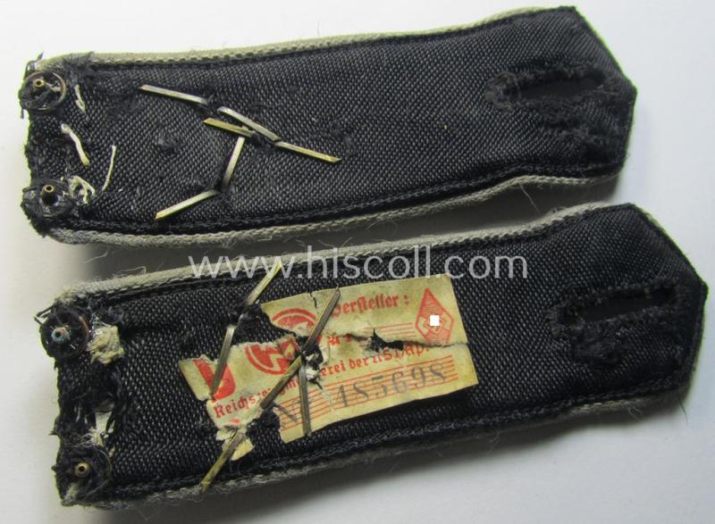 Superb - fully matching albeit clearly used! - white-piped, so-called: 'Reiter-HJ' (ie. 'HJ-Streifendienst') shoulderstrap-pair as was intended for a: 'HJ-Gefolgschaftsführer' who was attached to the: 'Bann 453' (453 = Holzminden)