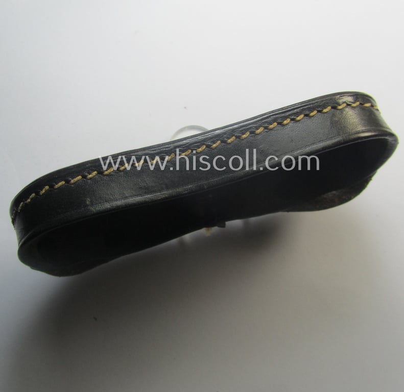 Neat, 'standard-issue'-type WH binoculars (ie. 'Dienstglas 6 x 30') so-called: 'protective-cover' (ie. 'Okularschutz') as executed in black-coloured leather that shows an impressed date ('1938') and/or: 'WaA'-stamp