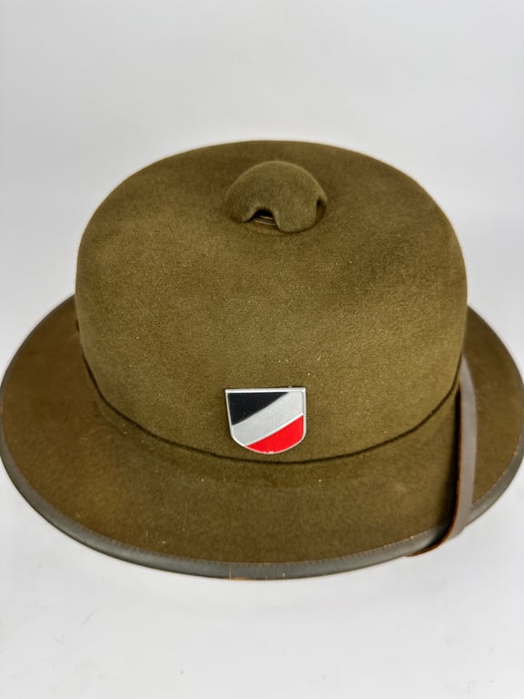 Heer 2nd pattern Afrikakorps pith helmet (APN 1942)