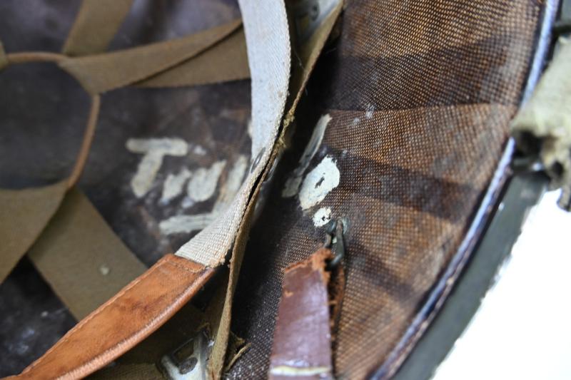 US WW2 Fixed bale Combat Helmet