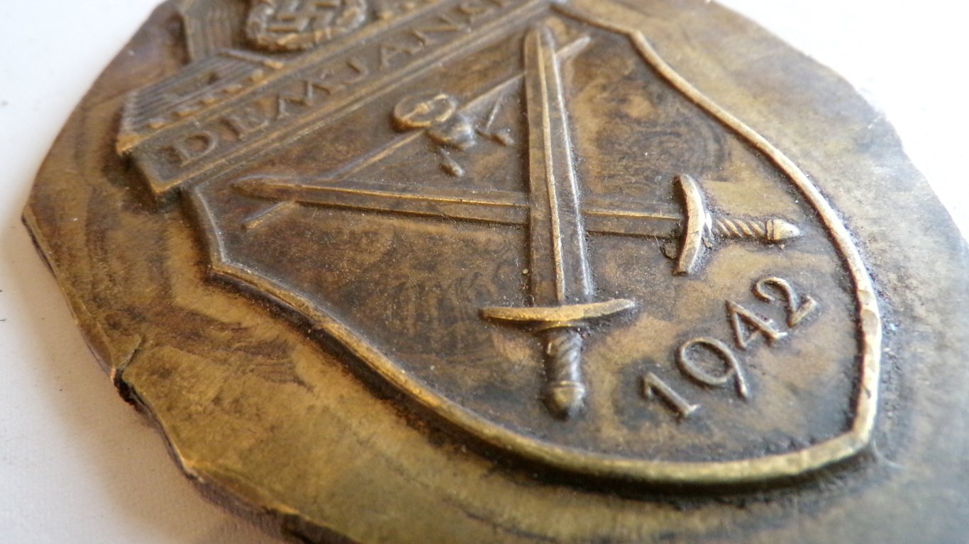 Die struck mould from the Deschler company