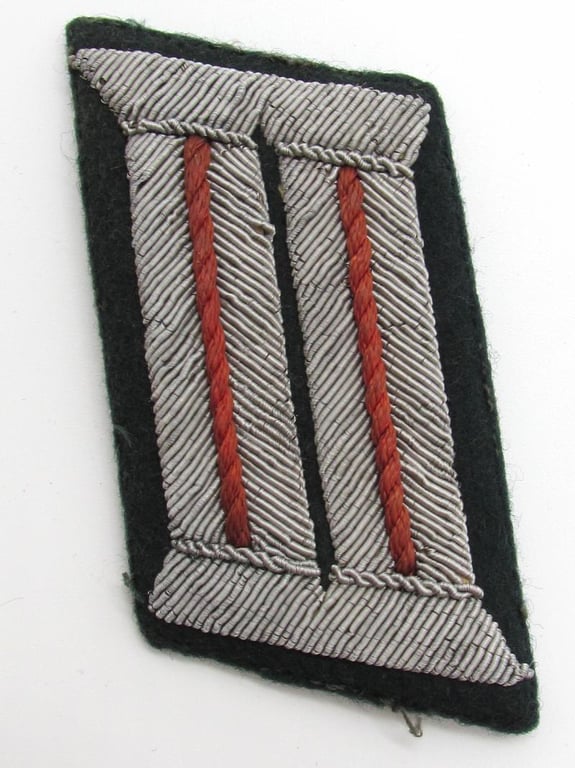 Wehrmacht Artillery Lieutenant shoulder boards & collar tabs