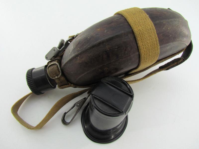 Wehrmacht  'Coconut' M31 Canteen and Cup 'H.R.E.43'