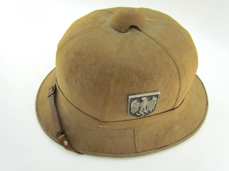 Wehrmacht Army (Heer) tropical ‘Afrikakorps’ first pattern pith helmet