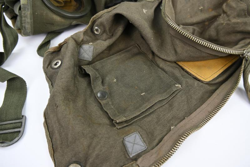 German LW FSJ Gasmask Bag with Gasmask 'edb'