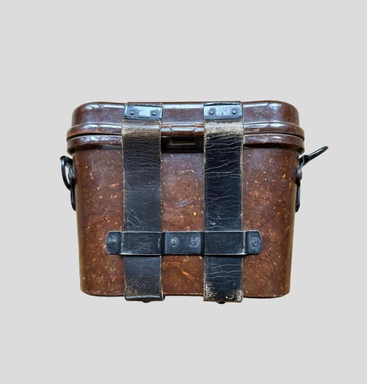 WH (Heer) Baklite 6x30 Binoculars Case