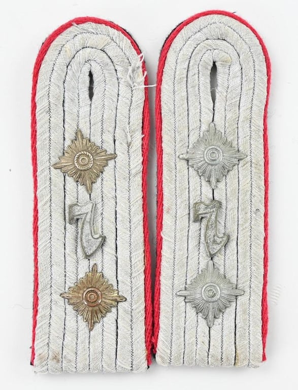 German Waffen-SS Hauptsturmführer Shoulderboards