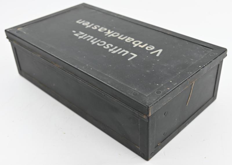 German LS First Aid Box 'Luftschutz Verbandkasten'