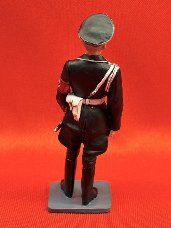 LEIBSTANDARTE SS ADOLF HITLER KING & COUNTRY FIGURE COLLECTION. ADDITIONAL PHOTOS