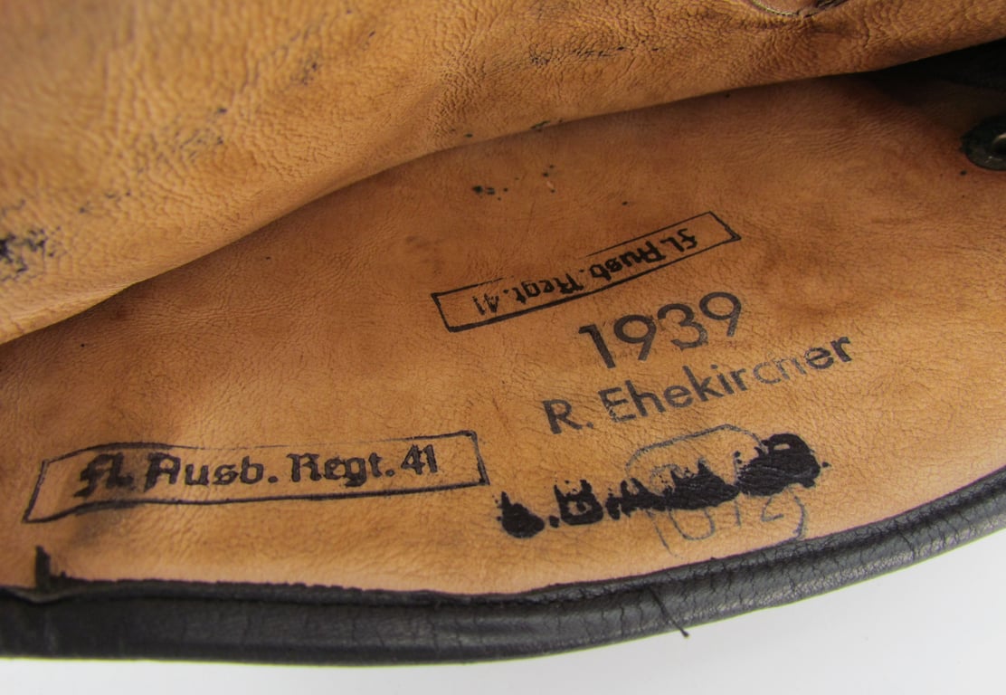 Early Luftwaffe Kradmelder Leather Gloves – L.B.A. 39 – Unit Marked
