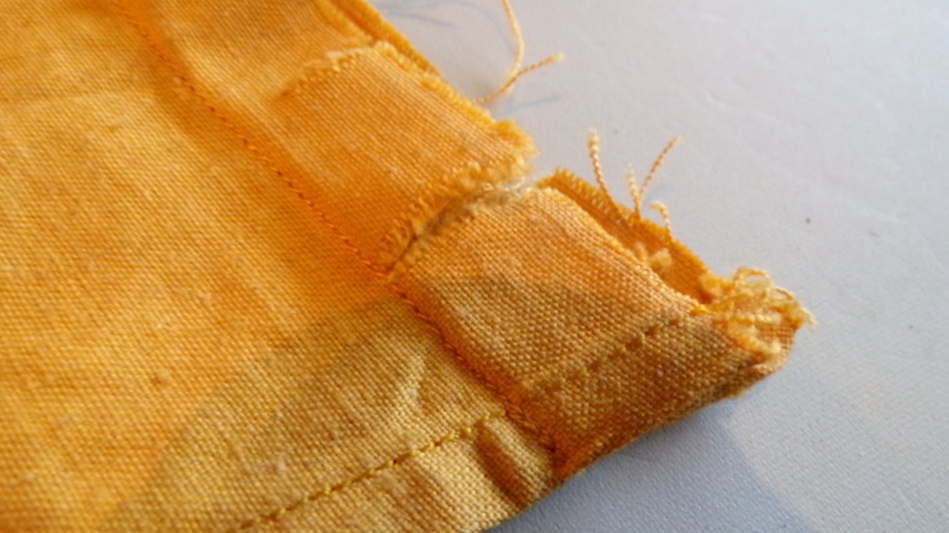 Gas warning pennant (large)