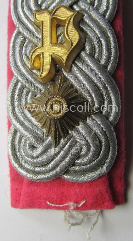 Single, WH (Heeres) 'cyphered', officers'-type shoulderboard: 'Oberstleutnant eines Panzerjäger-Rgts.'