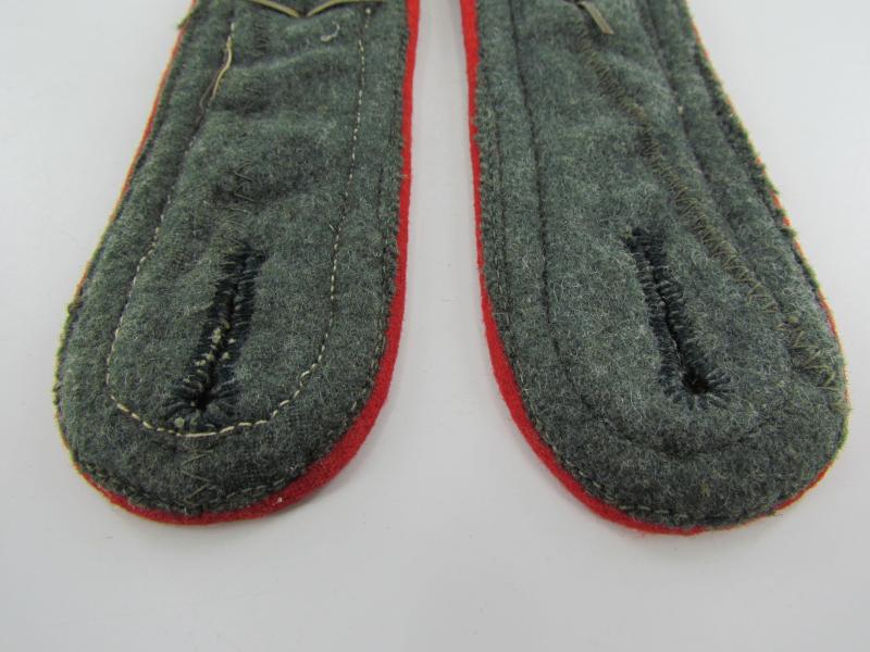 Wehrmacht M36 army (Heer) artillery shoulder boards for a Feldwebel