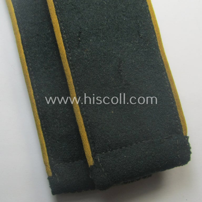 Pair of WH (Heeres) EM-type shoulderstraps: 'Soldat einer Kavallerie- o. Aufklärungs-Abtlgs.'