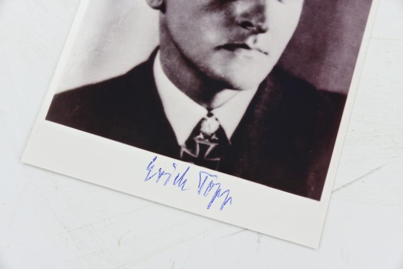 Signature of Kriegsmarine KC-Recipient 'Erich Topp'