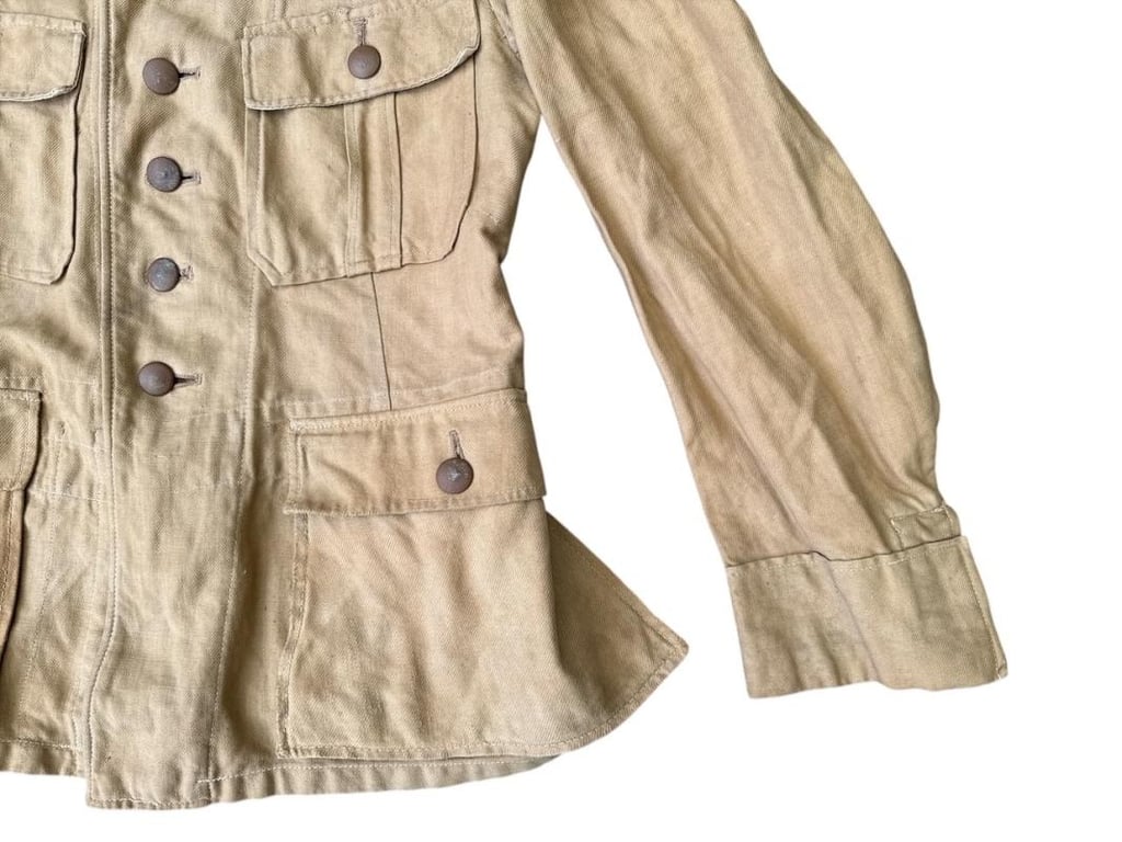 Luftwaffe 4 pocket tropical tunic with insignia, near mint condition